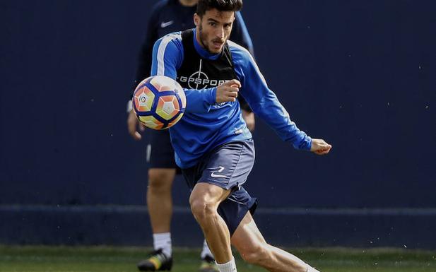 Juan Carlos, en pleno entrenamiento con el Málaga.