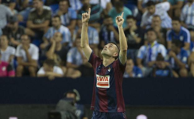 Charles, en un gesto al cielo segundos después del gol.