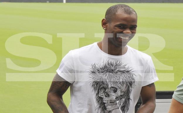 Diego Rolán, ayer en La Rosaleda tras el examen médico.