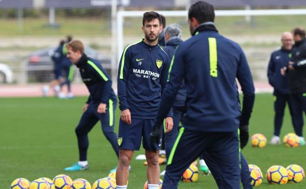 Bueno, durante el entrenamiento de hoy./Salvador Salas