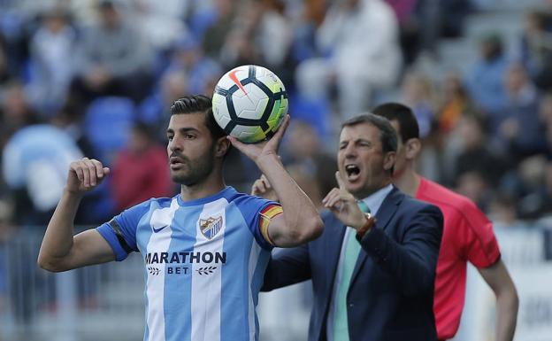 José González, durante el partido. /Ñito Salas