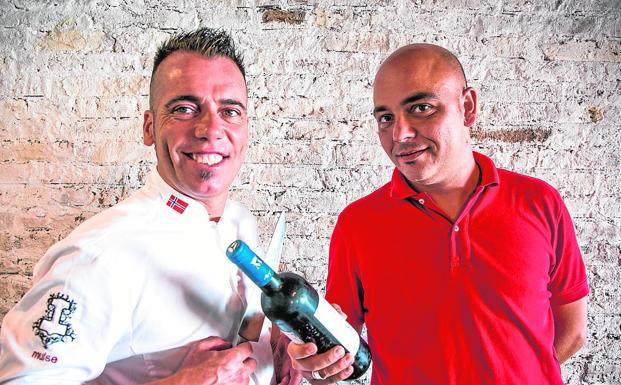 El chef Benjamín Granda y el jefe de sala, Antonio Sánchez.