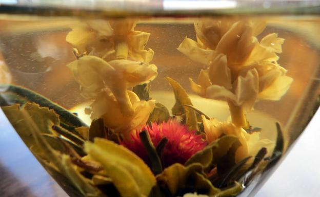 Flores, más que adornos. Llegaron a la cocina para dar un toque de color, pero ahora las flores también se usan para dar sabor.