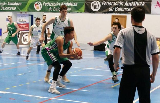 Ismael Tamba, en una acción del pasado domingo en Lepe. :: fab/