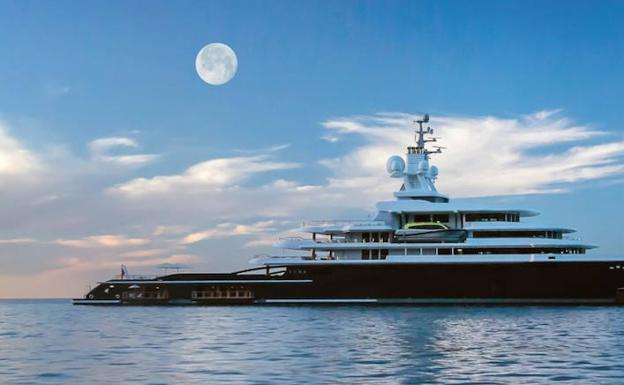 El yate ‘Luna’ tenía previsto pasar doce horas hoy en el Puerto de Málaga para cargar combustible.