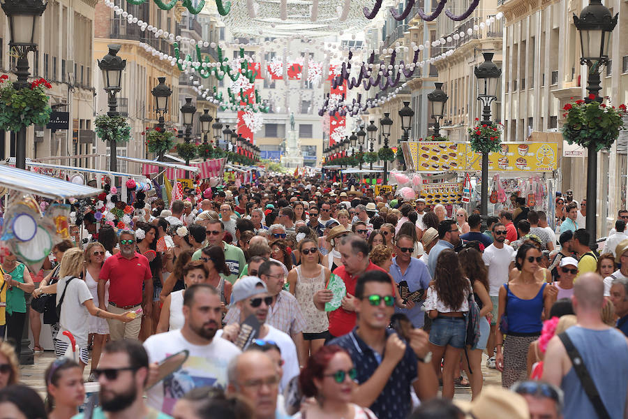 La calle Larios volvió a ser el punto más concurrido de toda la feria del centro.