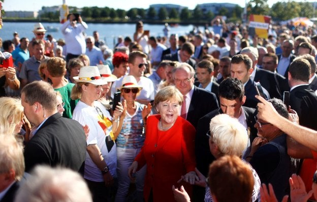Angela Merkel, que concurre a las elecciones legislativas, llega a un mitin. :: H. Hanschke / reuters