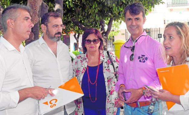 Imagen de la comparecencia en la Plaza de los Naranjos.