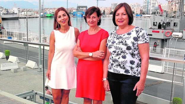 A la izquierda, Beatriz Rubiño en la rueda de prensa. :: sur