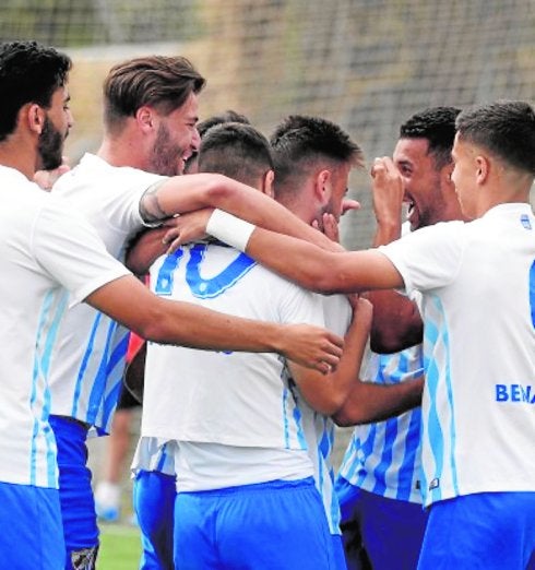 Los malaguistas celebran un gol. :: málagacf.com