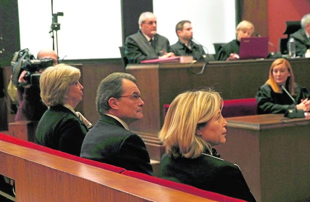 Rigau, Mas y Ortega en el juicio por la consulta del 9-N ante el Tribunal Superior de Cataluña en febrero.