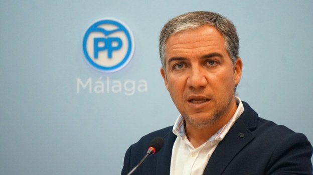 Elías Bendodo, ayer, tras la reunión de su comité de dirección. :: sur