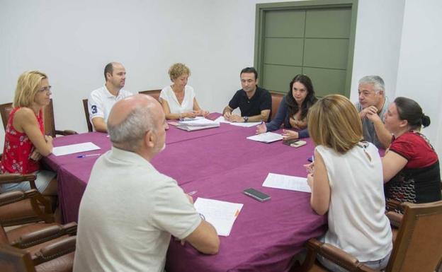 La junta de portavoces, ayer durante la reunión en la que se iniciaron las negociaciones presupuestarias.