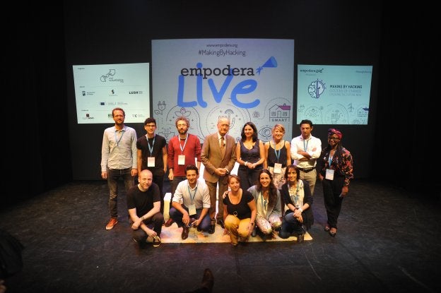 Foto de familia de los ponentes de la primera jornada de EmpoderaLive con el alcalde de Málaga. :: f. silva