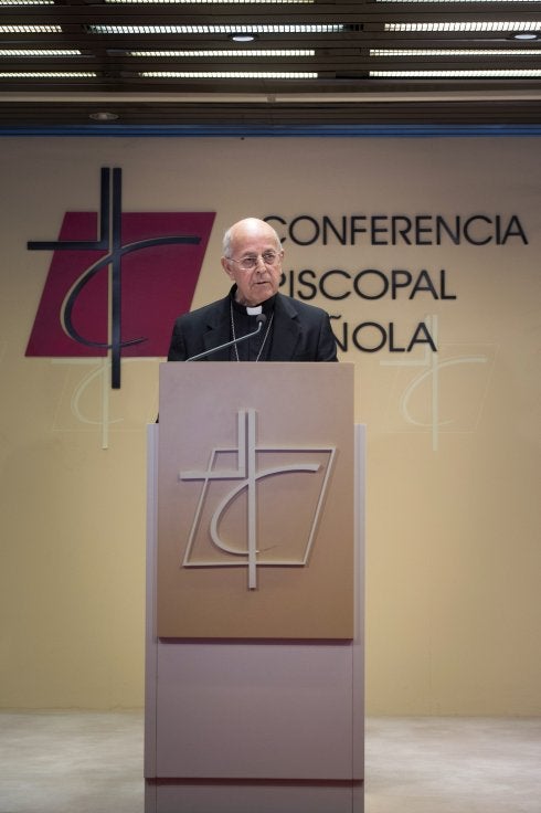 Ricardo Blázquez, ayer, durante la lectura del comunicado de la Conferencia Episcopal. :: L.Piergiovanni / efe/