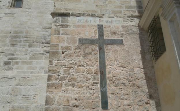 Retirará los símbolos franquistas de la catedral de Cuenca./PSOE