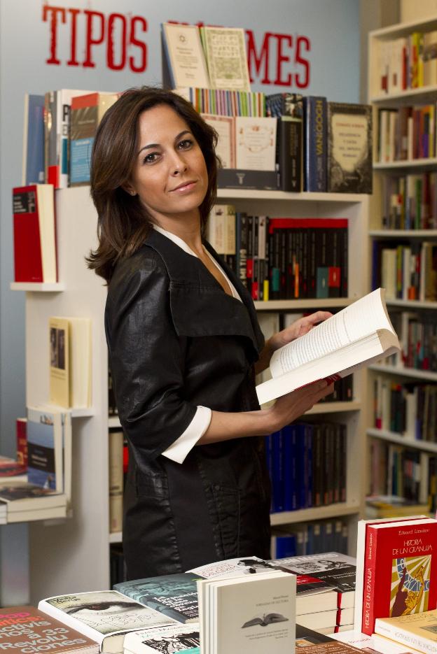 La presentadora de televisión y escritora Mara Torres. :: Isabel B. Permuy/