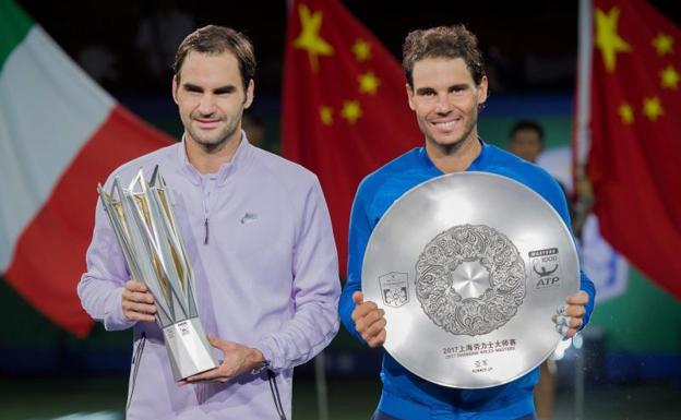 Roger Federer y Rafa Nadal, campeón y subcampeón en Shanghái. /EFE