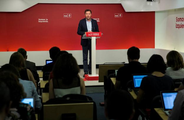 El portavoz de la Ejecutiva Federal socialista, Óscar Puente. :: s. d. / efe/