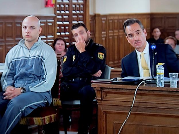 Sergio Morate, ayer durante la declaración de los peritos. :: J. D. / efe/