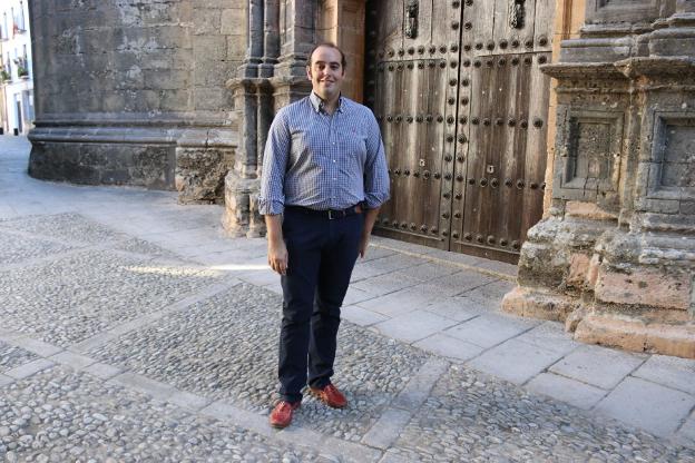 Miguel Becerra, hermano mayor del Santo Entierro de Ronda. V. M./