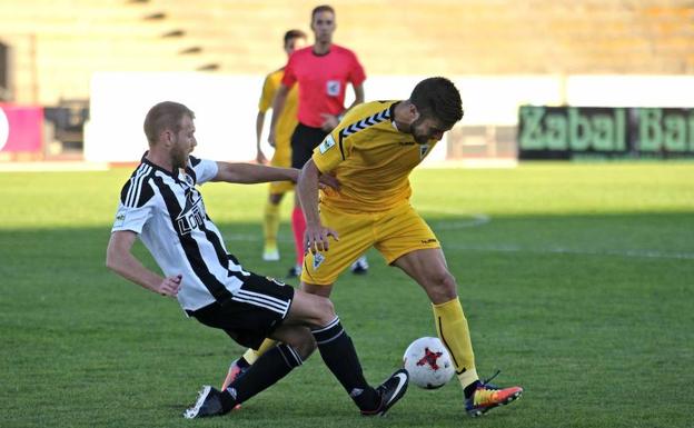 El Marbella resolvió bien un partido muy igualado. /Rodrigo Mayayo