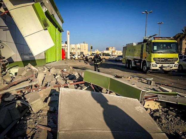 Destrozos ocasionados por un ataque de los rebeldes hutíes en la región saudí de Najran. :: reuters/