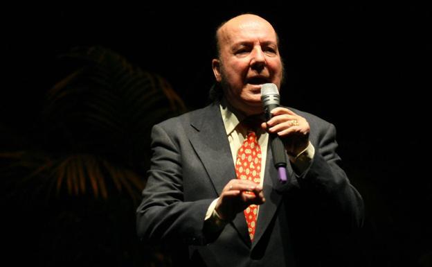Chiquito de la Calzada, en una de sus actuaciones./SUR