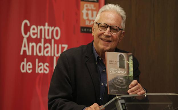 Fernando Delgado, ayer, en la presentación en Málaga de su libro./Ñito Salas