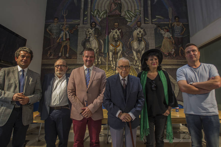 El jurado que ha concedido el XVIII Premio de Poesía Emilio Prados./F. J. Acevedo