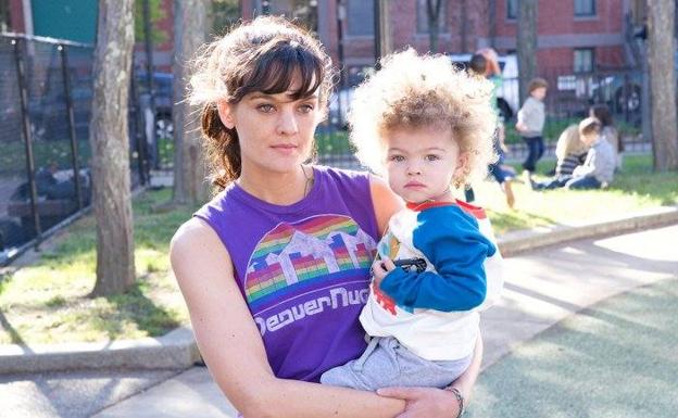 Frankie Shaw, en un fotograma de la serie que ha creado y protagonizado./SUR