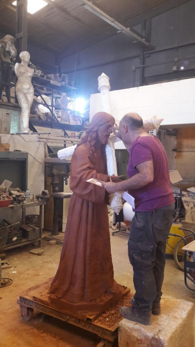 El proceso de modelado en barro se ha hecho en Granada. :: sur/
