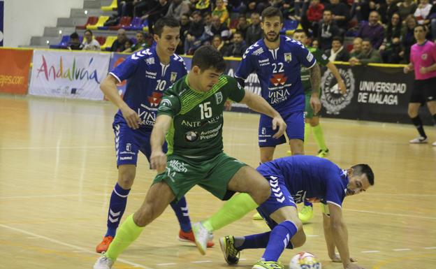 El UMA Antequera logra en casa el empate ante un duro Valdepeñas