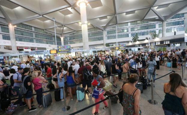 El aeropuerto de Málaga es el tercero de la Península en volumen de viajeros. :: sur/