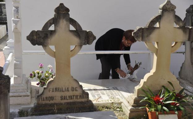 Imagen de archivo del interior del cementerio San Miguel. /Francis Silva
