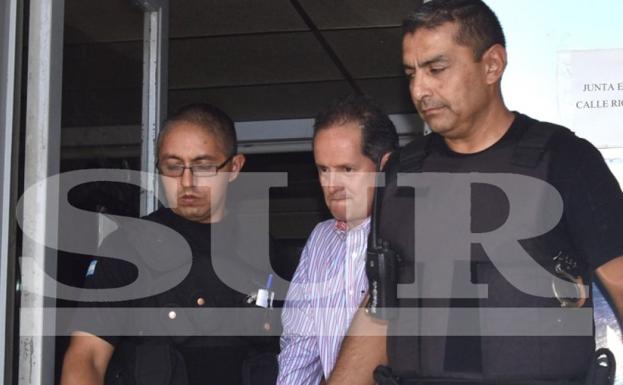 Carlos Fernández, esta semana al abandonar los juzgados./MAXIMILIANO HUYEMA, DIARIO DE CUYO