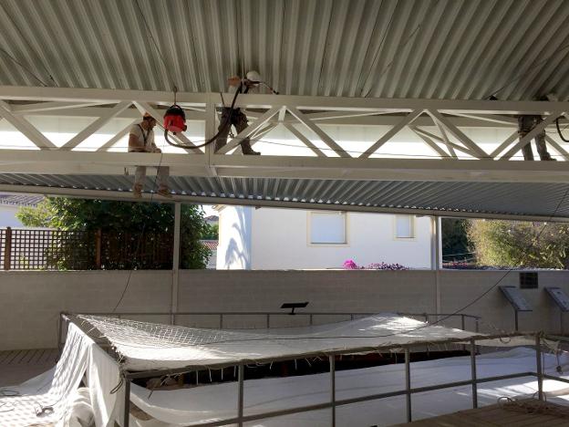 Una empresa especializada se ha encargado de las tareas. /SUR