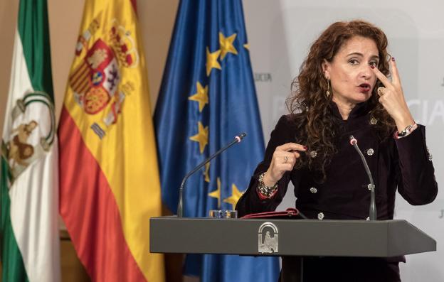 La consejera de Hacienda, María Jesús Montero, tras el Consejo de ayer./EFE //julio muñoz