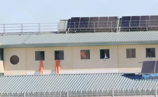 Autorizan la permanencia provisional en España de dos internos de la prisión de Archidona