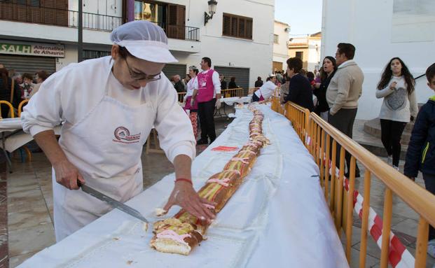 Un roscón de reyes gigante para luchar contra el cáncer