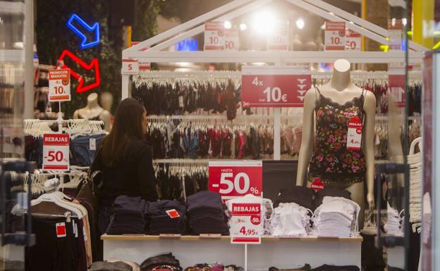 Los descuentos se adelantaron al día 2 en muchas tiendas. :