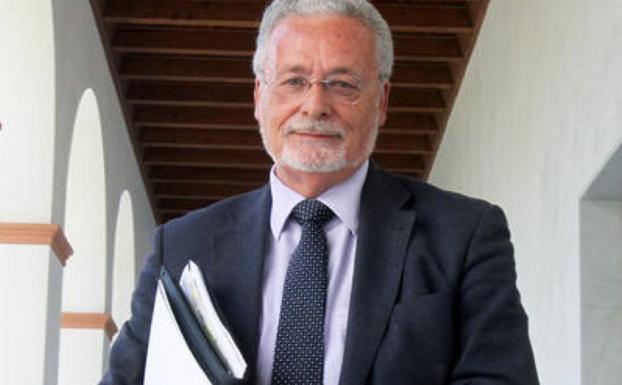 El Defensor andaluz propondrá a los diputados debatir sobre la eutanasia