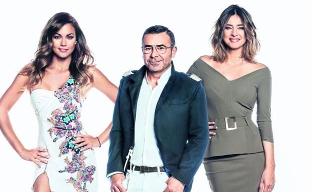 Lara Álvarez, desde Honduras, Jorge Javier, como conductor oficial, y Sandra Barneda, al frente del debate dominical, completan el equipo de presentadores. /