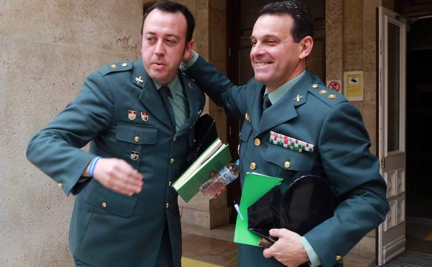 Jesús Reina y José Hernández Mosquera, tras la rueda de prensa en la que ofrecieron detalles de la investigación. /Pepe Torres. Efe