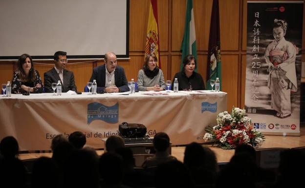 Inauguración ayer de las actividades en la EOI. /Ñito Salas