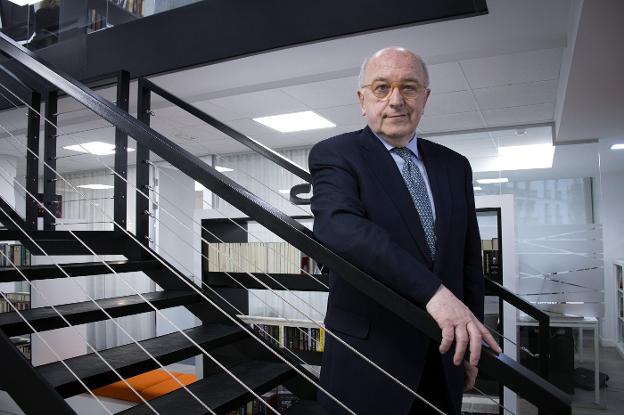 Joaquín Almunia, durante la presentación de su libro 'Ganar el futuro'. :: alberto ferreras/