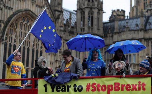 Manifestantes pro Unión Europea en una protesta en Londres./AFP