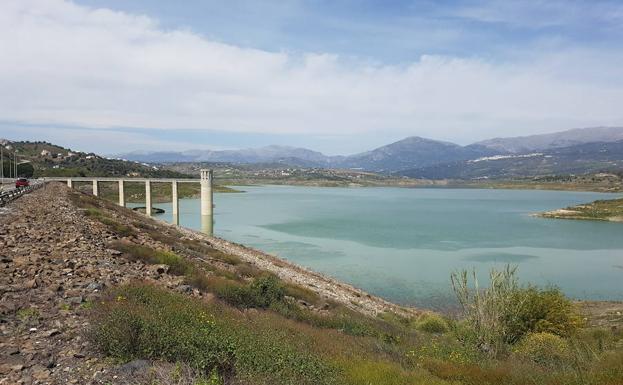 La Viñuela está todavía por debajo de su capacidad.