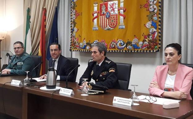 Asistentes al balance de la seguridad en la Semana Santa de Málaga 2018. /SUR