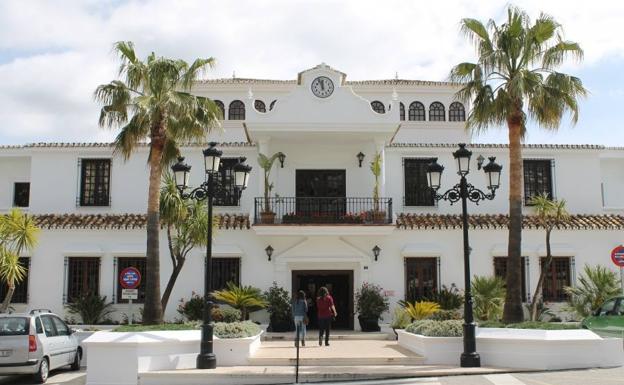 Edificio del Ayuntamiento de Mijas./Iván Gelibter